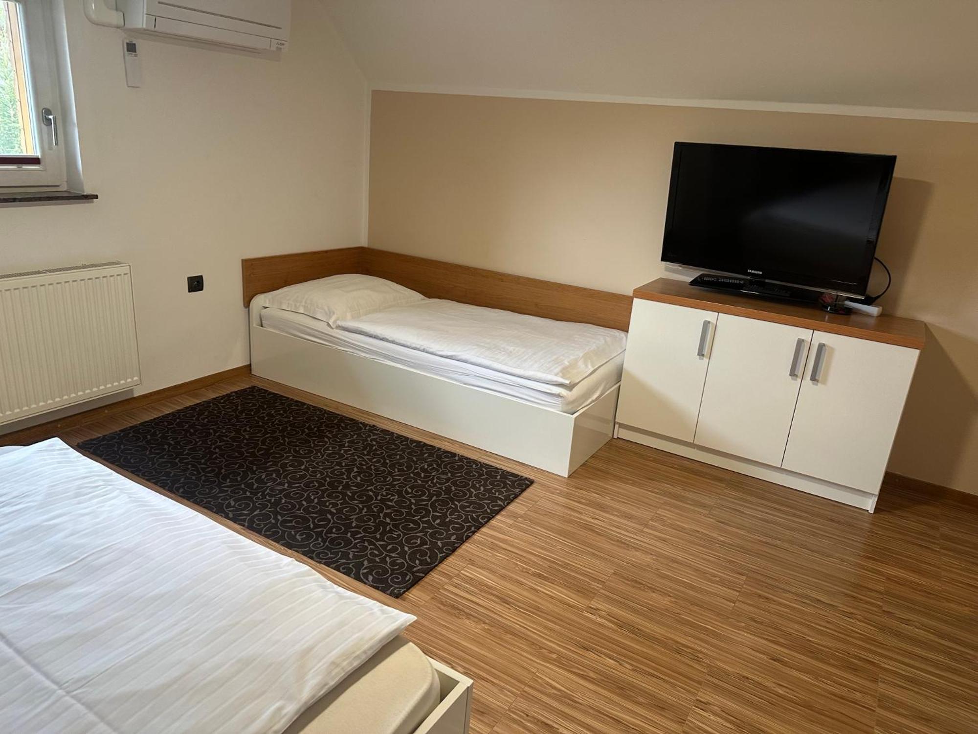 Domacija Vodnik & Apartments Cerklje na Gorenjskem Εξωτερικό φωτογραφία