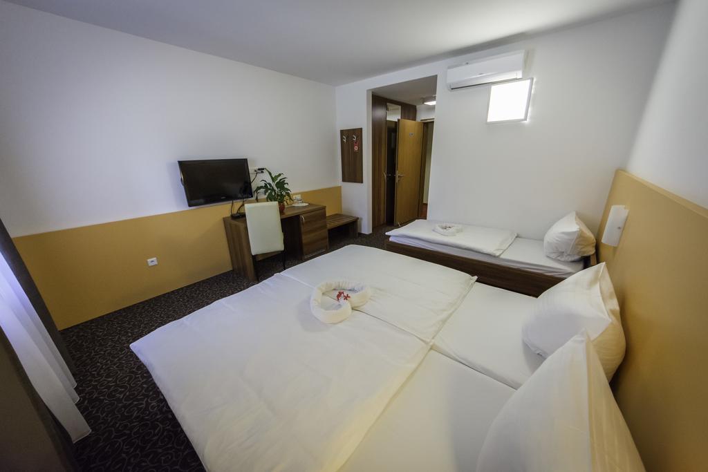 Domacija Vodnik & Apartments Cerklje na Gorenjskem Εξωτερικό φωτογραφία